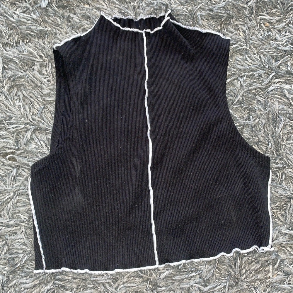 Blanc black and white crop top size small